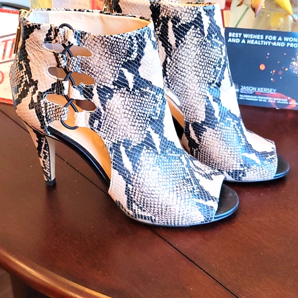 Banana Republic Averie Snakeskin Booties, 7M